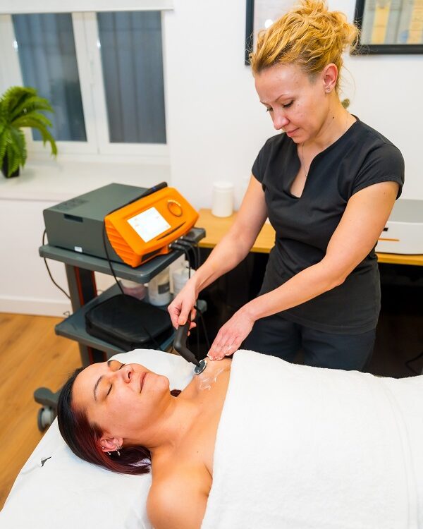 Expect During a Shockwave Therapy Session - coastal sports and wellness